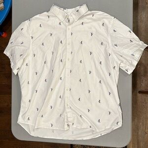 Old navy short sleeve button down shirt. Xxl